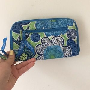 Vera Bradley hand purse